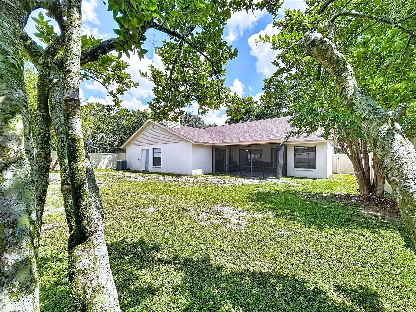 2556 ARBORWOOD DR