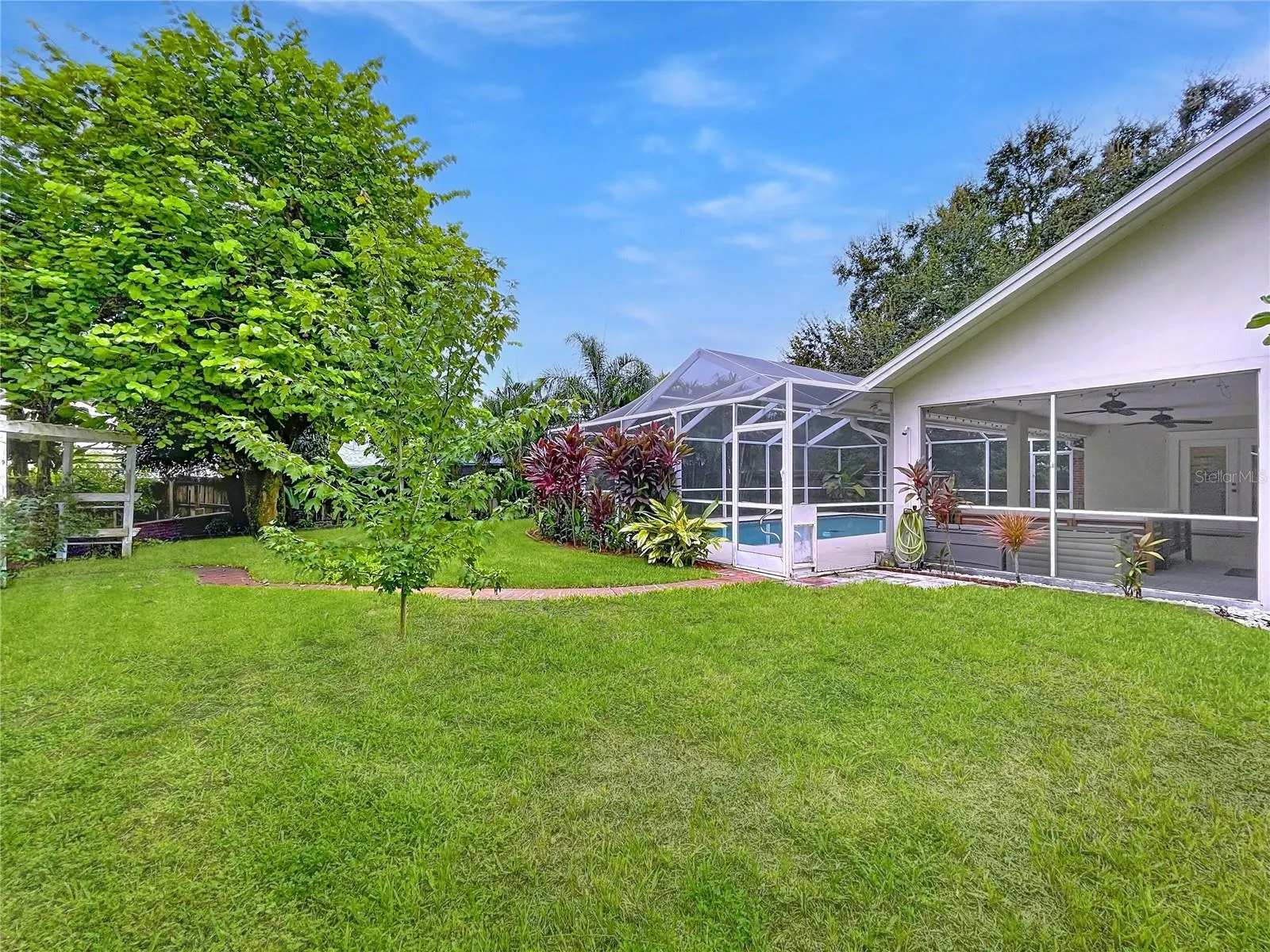 1580 SADDLE CT