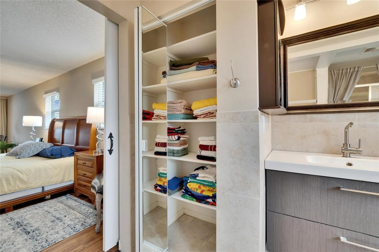 1518 NEW BEDFORD DR