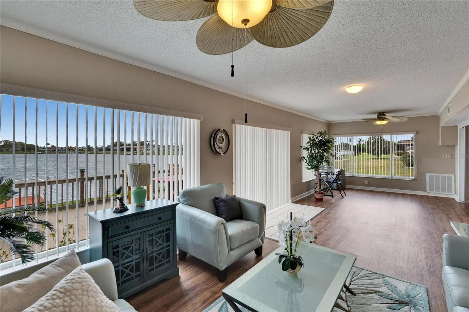 1518 NEW BEDFORD DR