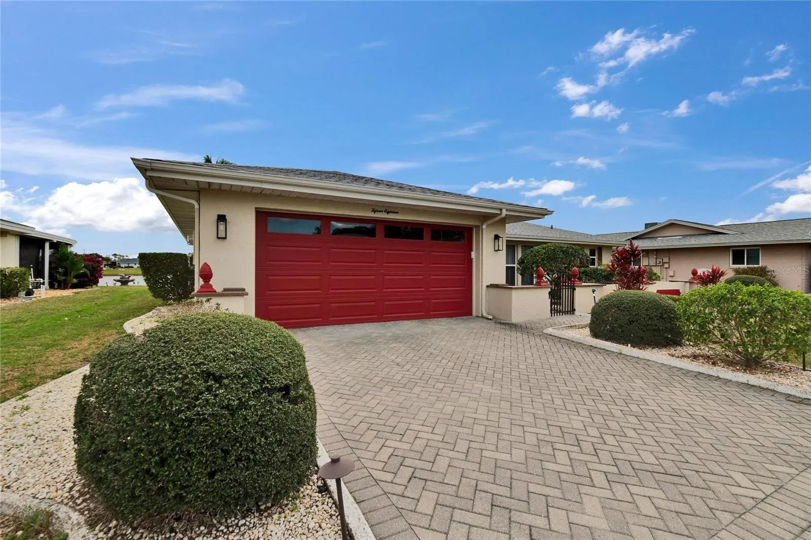 1518 NEW BEDFORD DR