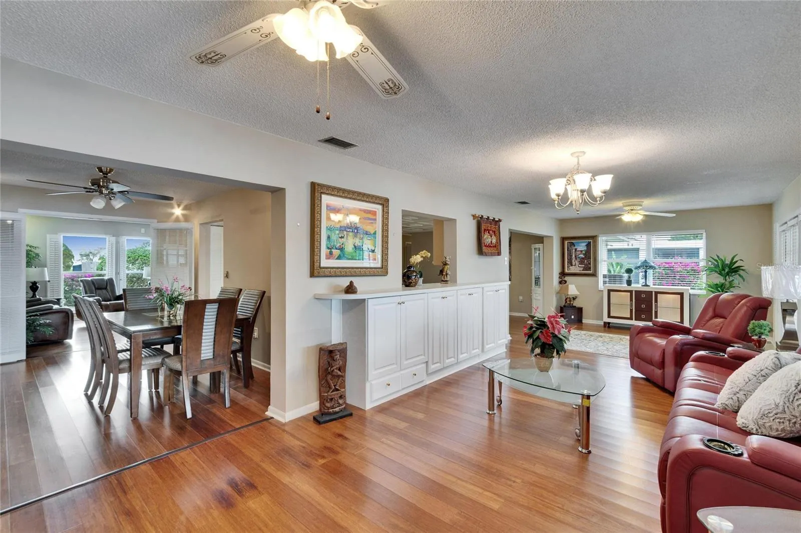 1518 NEW BEDFORD DR