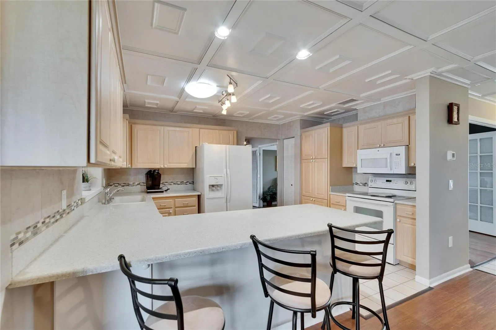 1518 NEW BEDFORD DR