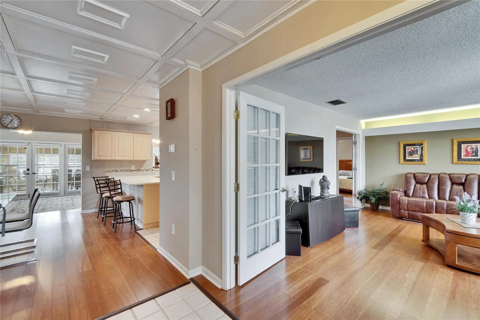 1518 NEW BEDFORD DR