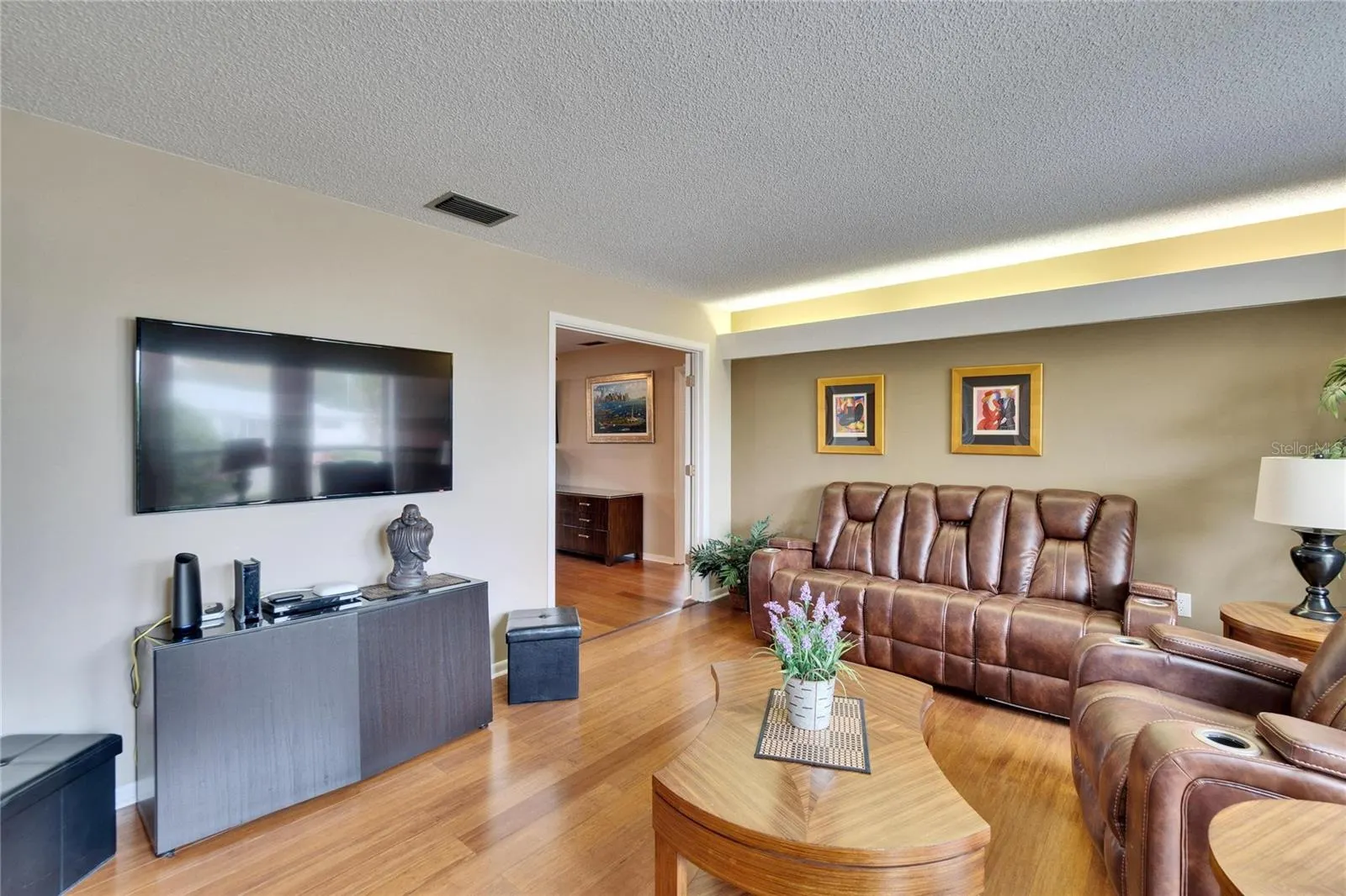 1518 NEW BEDFORD DR