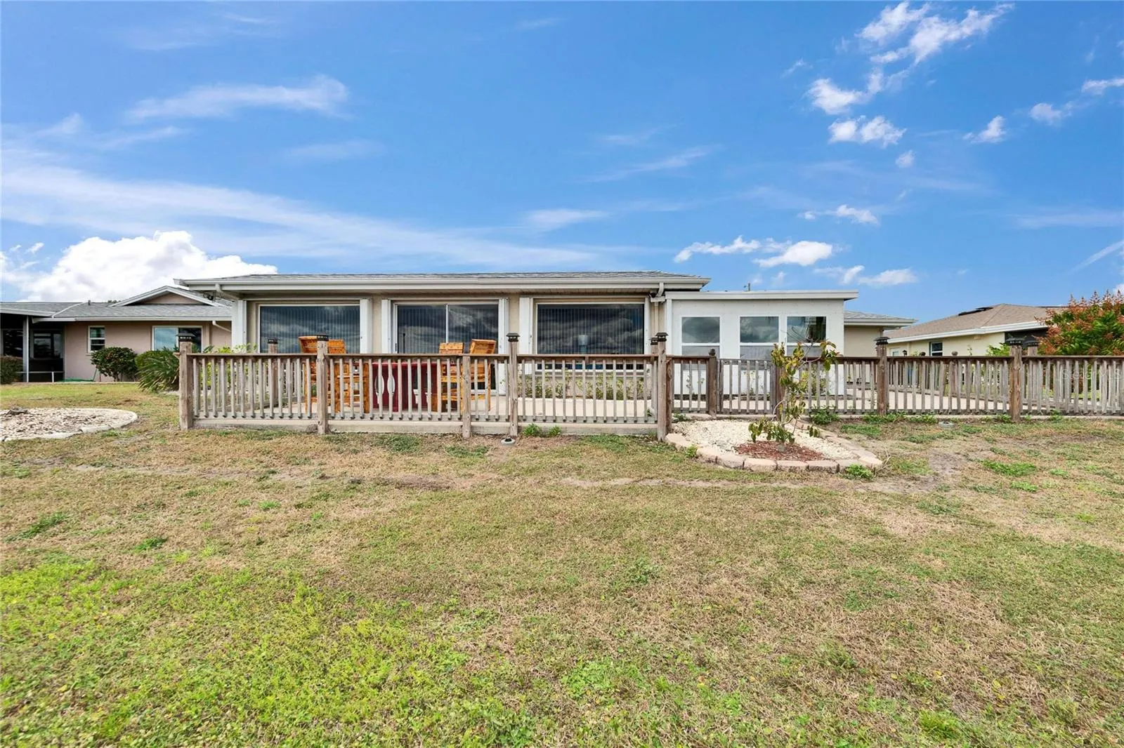 1518 NEW BEDFORD DR