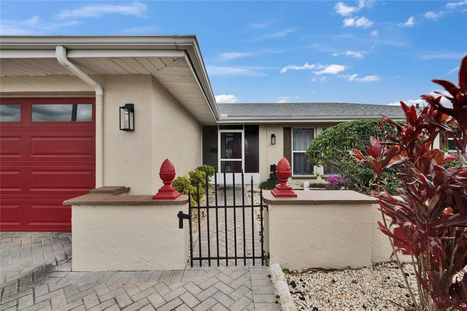1518 NEW BEDFORD DR