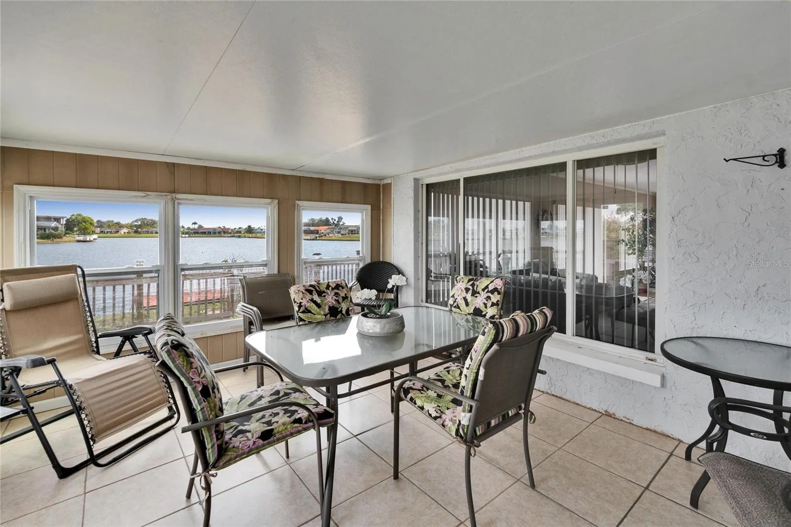 1518 NEW BEDFORD DR