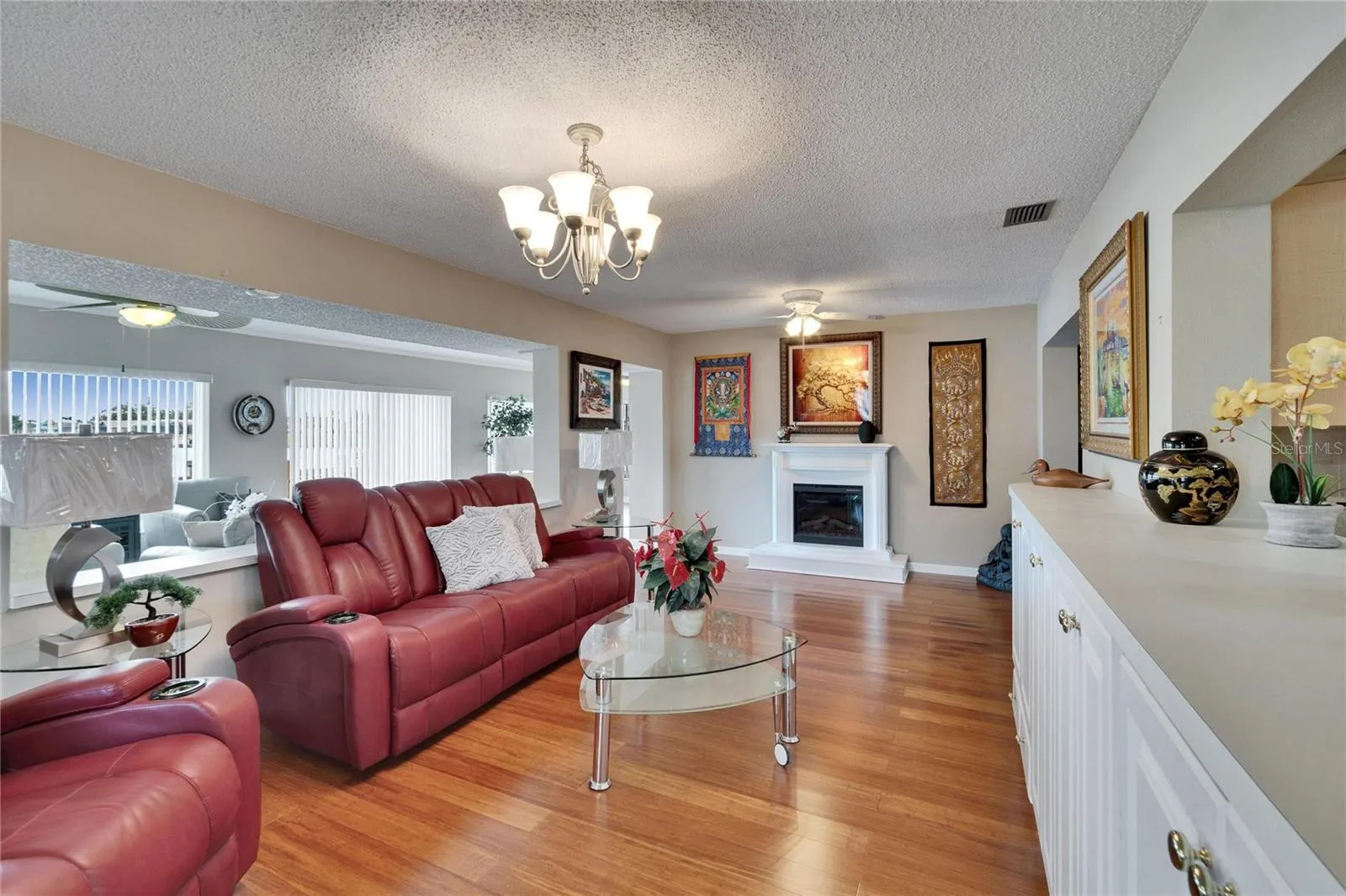 1518 NEW BEDFORD DR