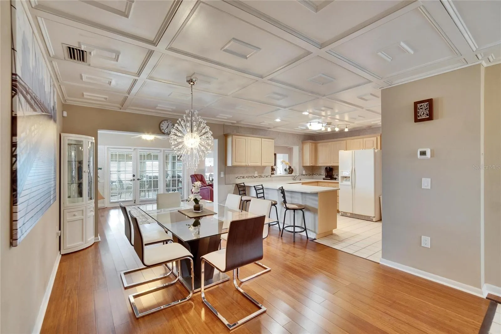 1518 NEW BEDFORD DR