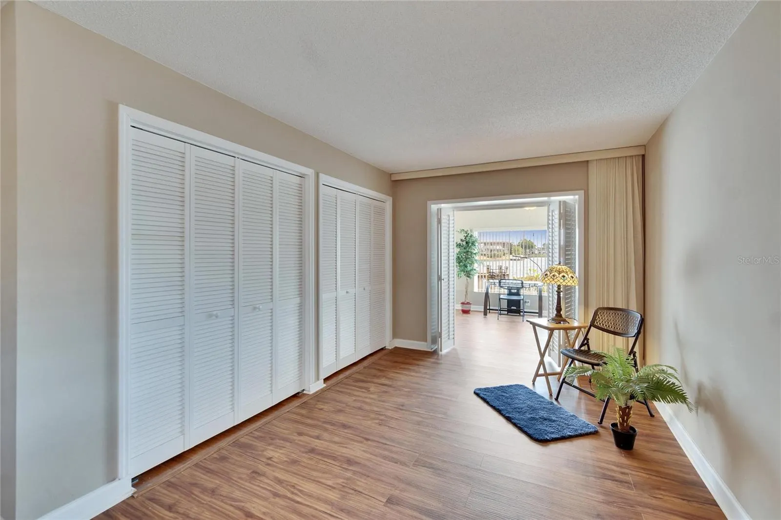 1518 NEW BEDFORD DR
