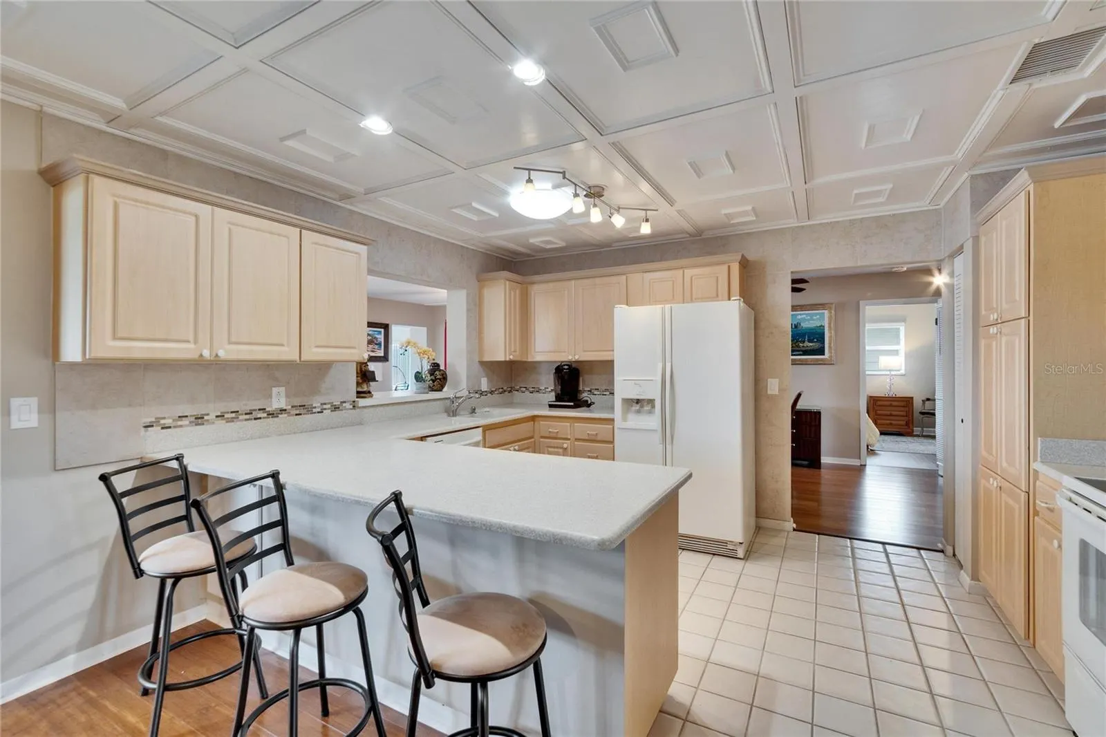 1518 NEW BEDFORD DR