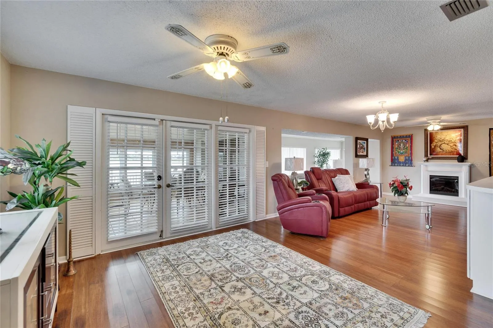 1518 NEW BEDFORD DR