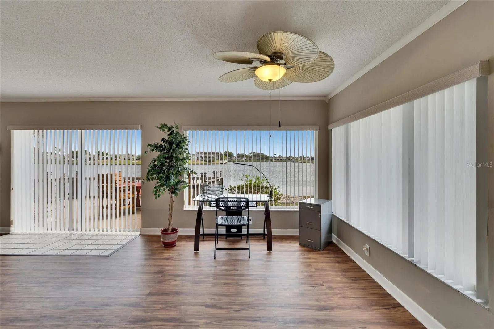1518 NEW BEDFORD DR