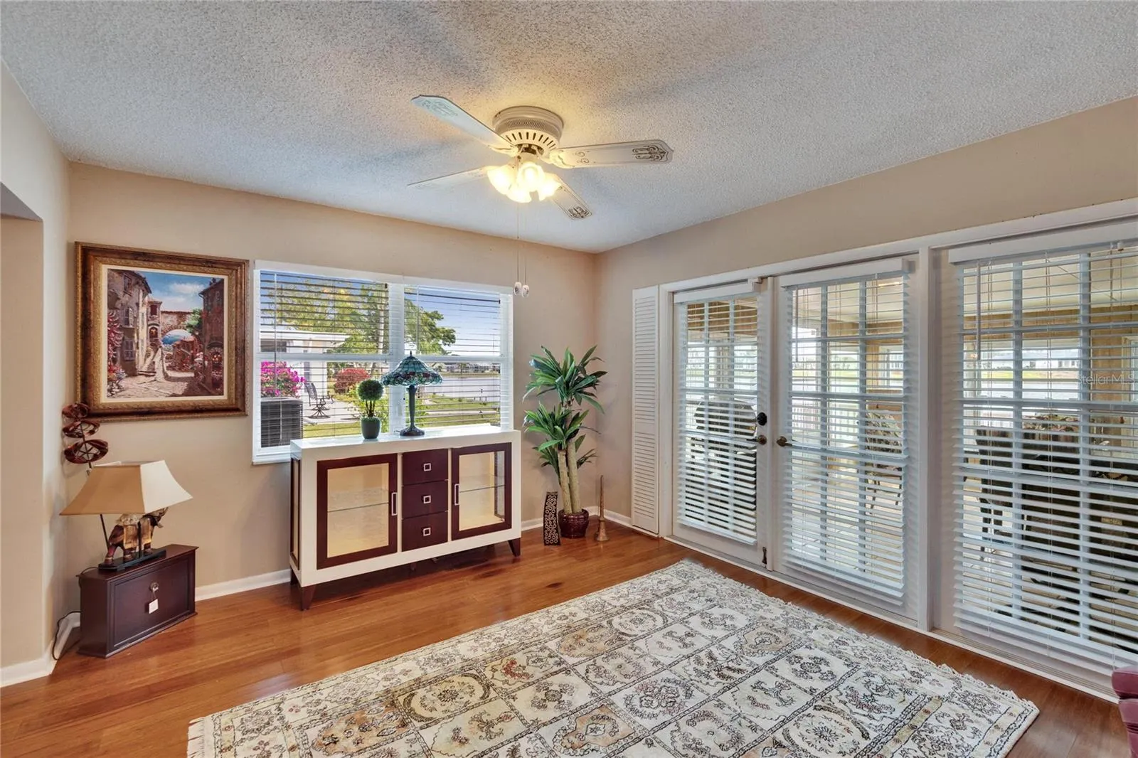 1518 NEW BEDFORD DR