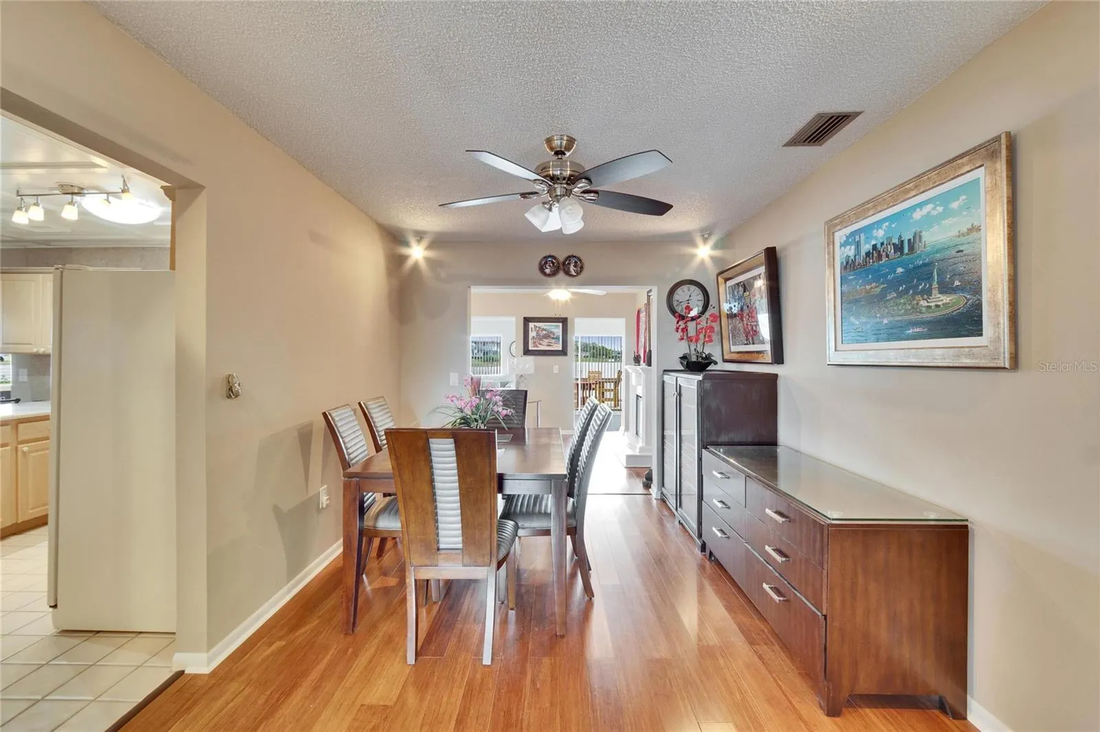1518 NEW BEDFORD DR