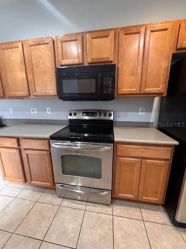 829 LANTERN WAY #829, #829