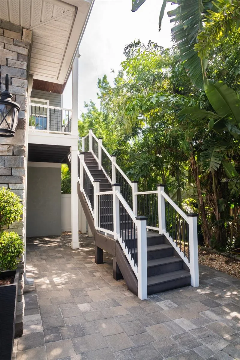 498 MAGNOLIA AVE