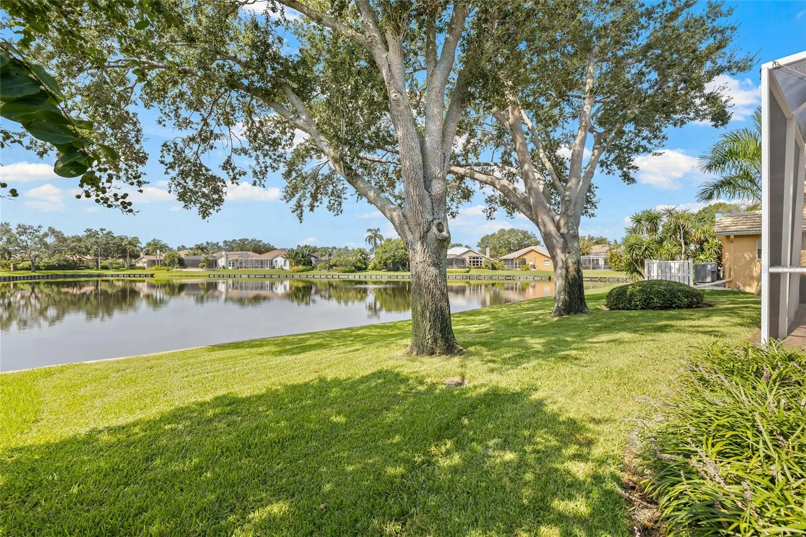 1156 DARLINGTON OAK DR NE