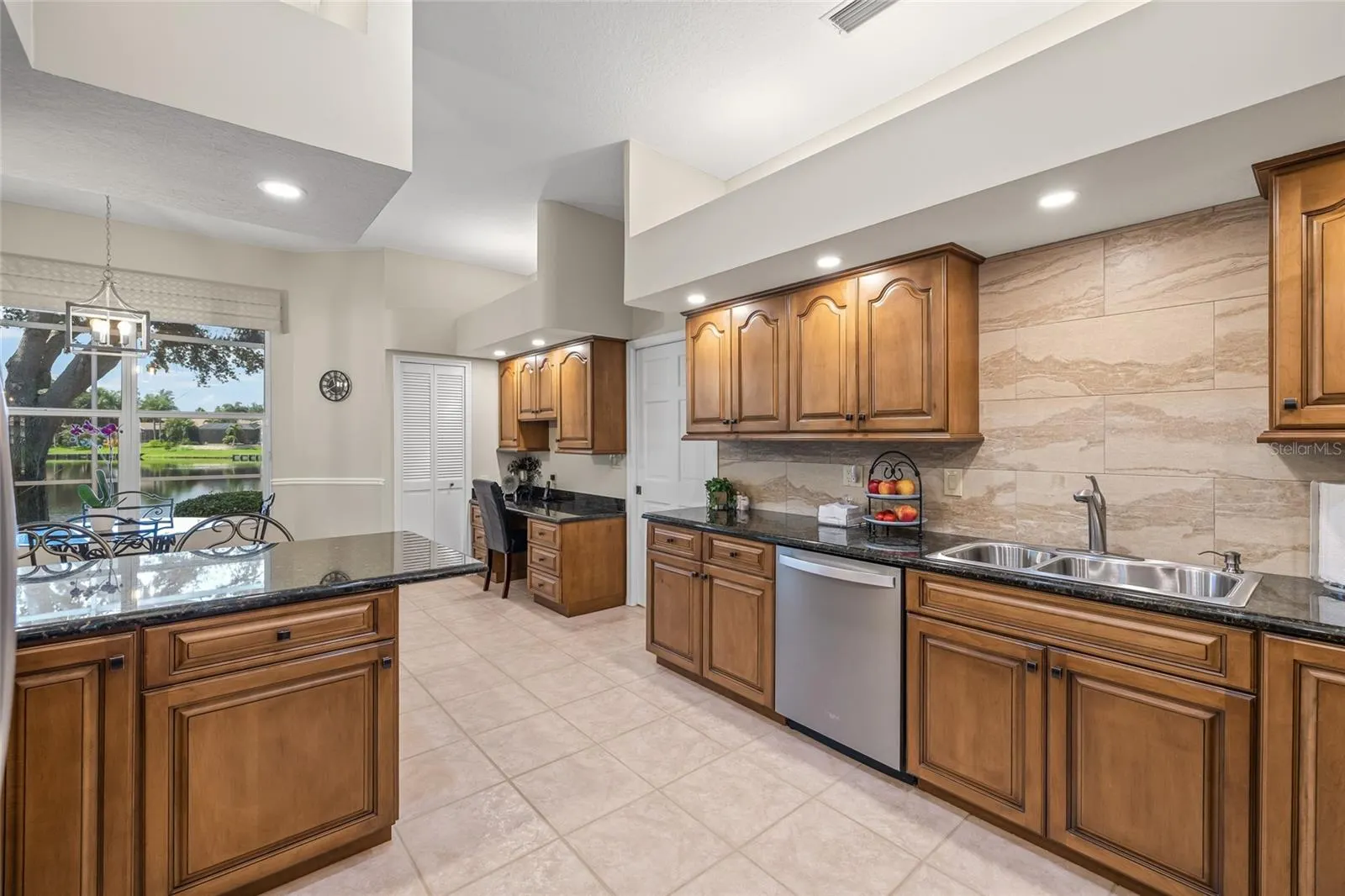 1156 DARLINGTON OAK DR NE