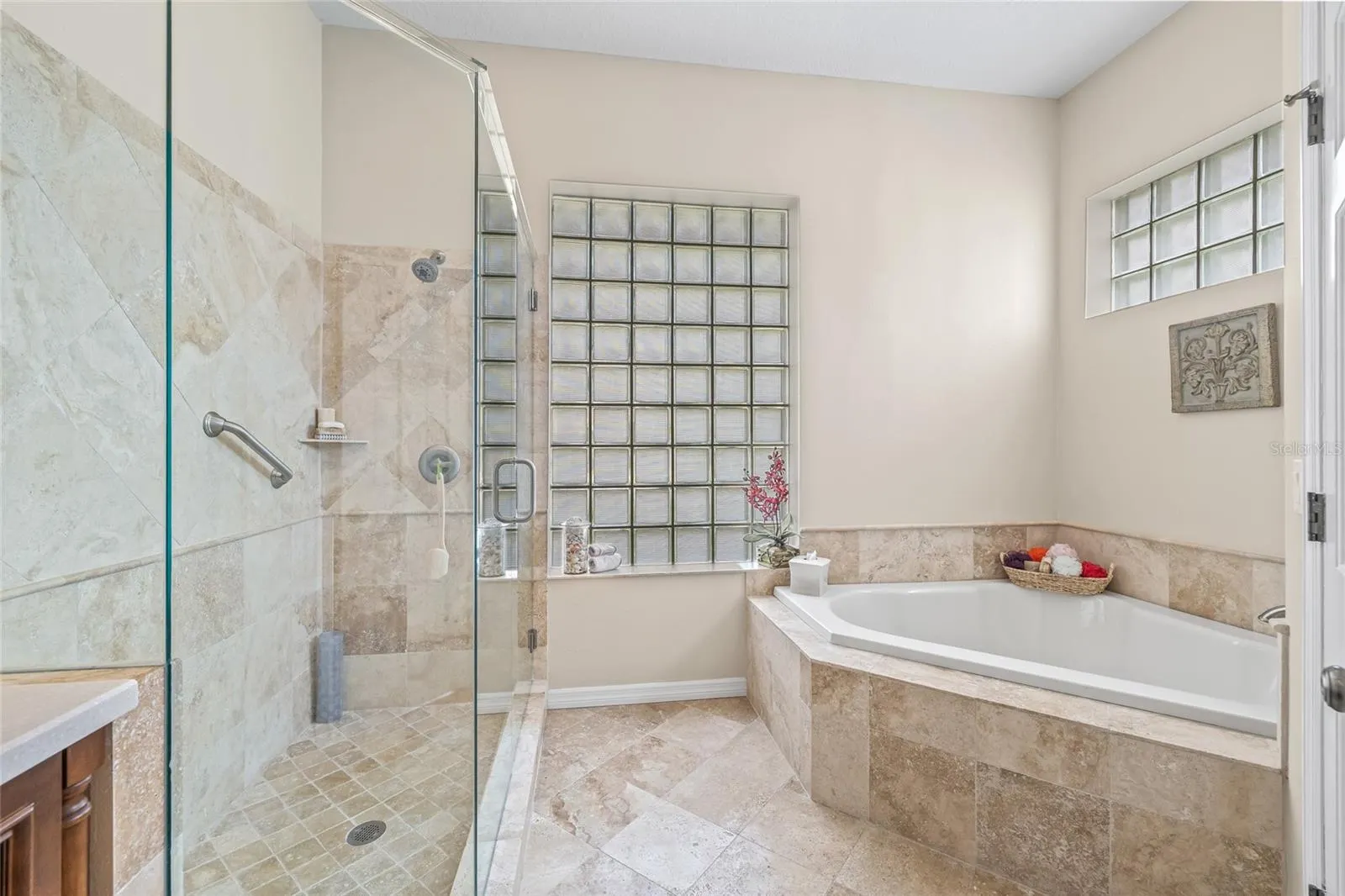 1156 DARLINGTON OAK DR NE