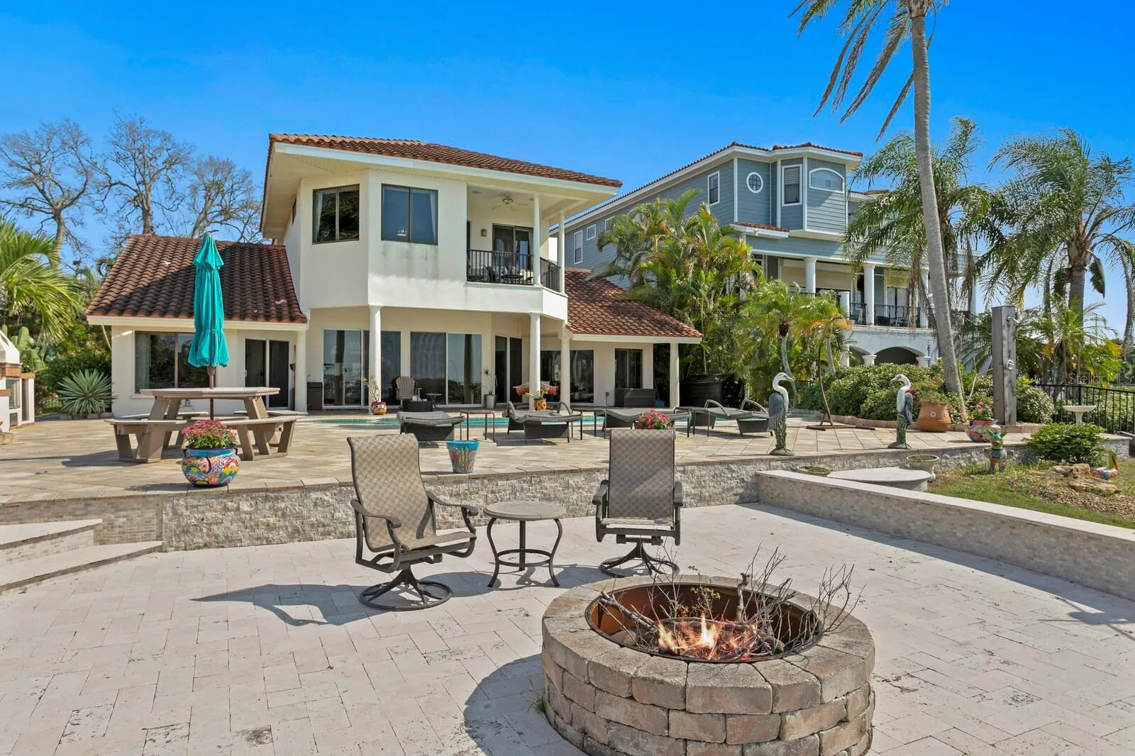 1632 SEA BREEZE DR