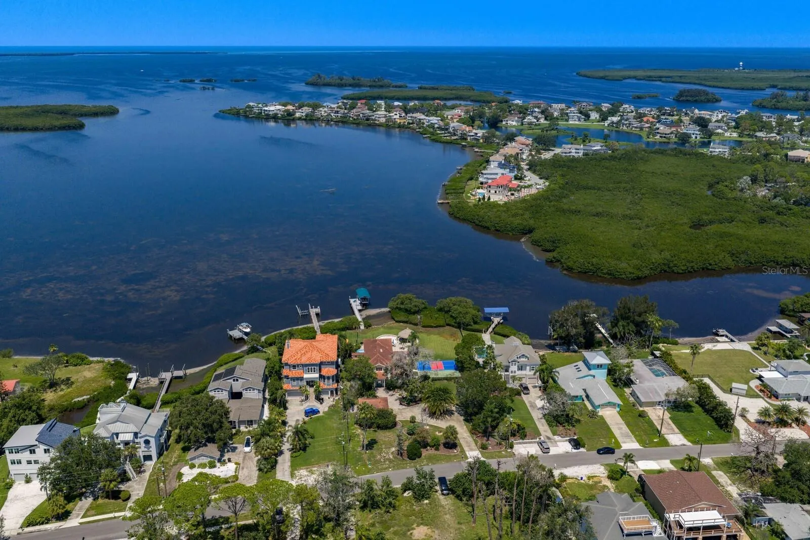 1632 SEA BREEZE DR