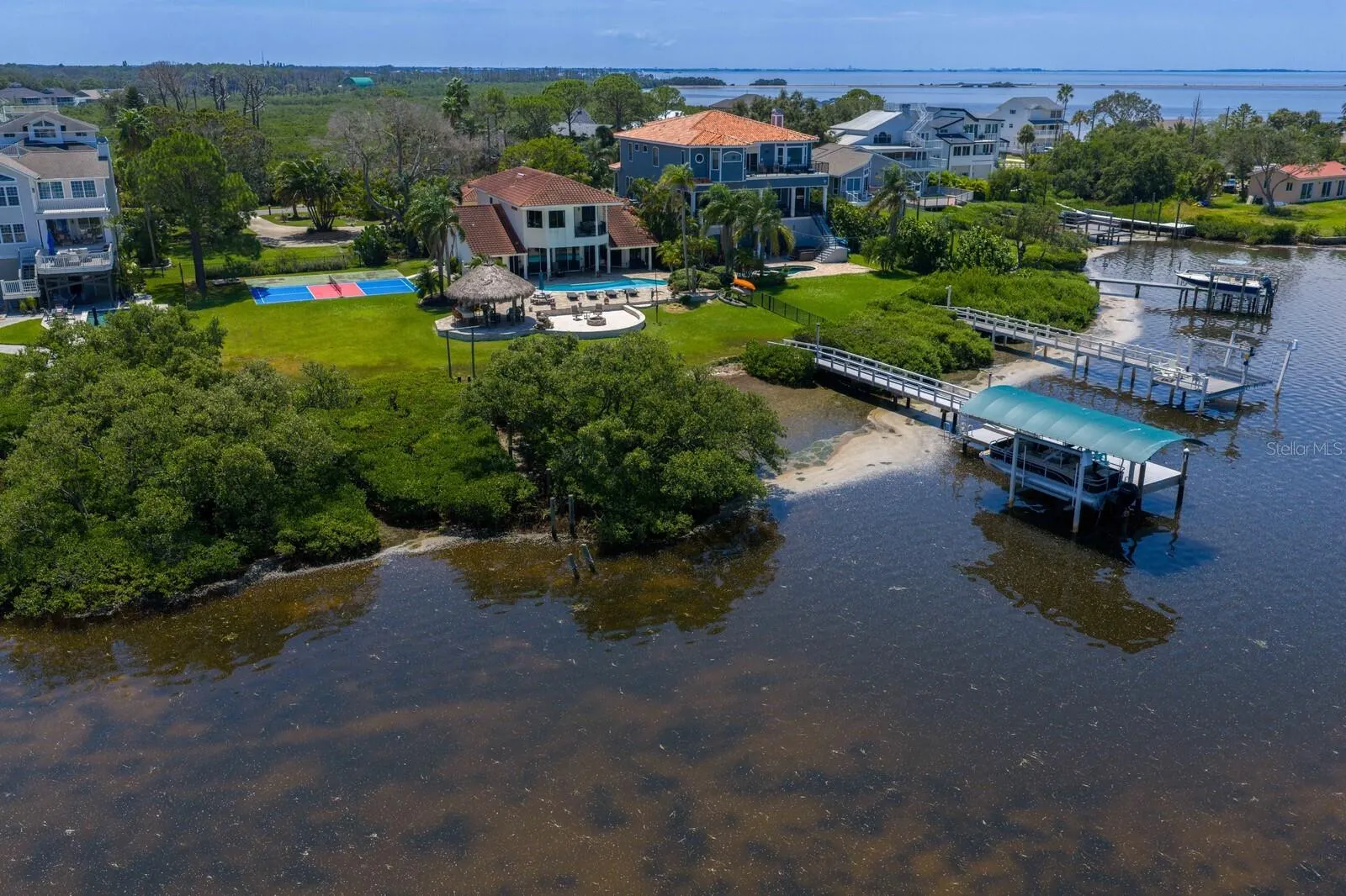 1632 SEA BREEZE DR