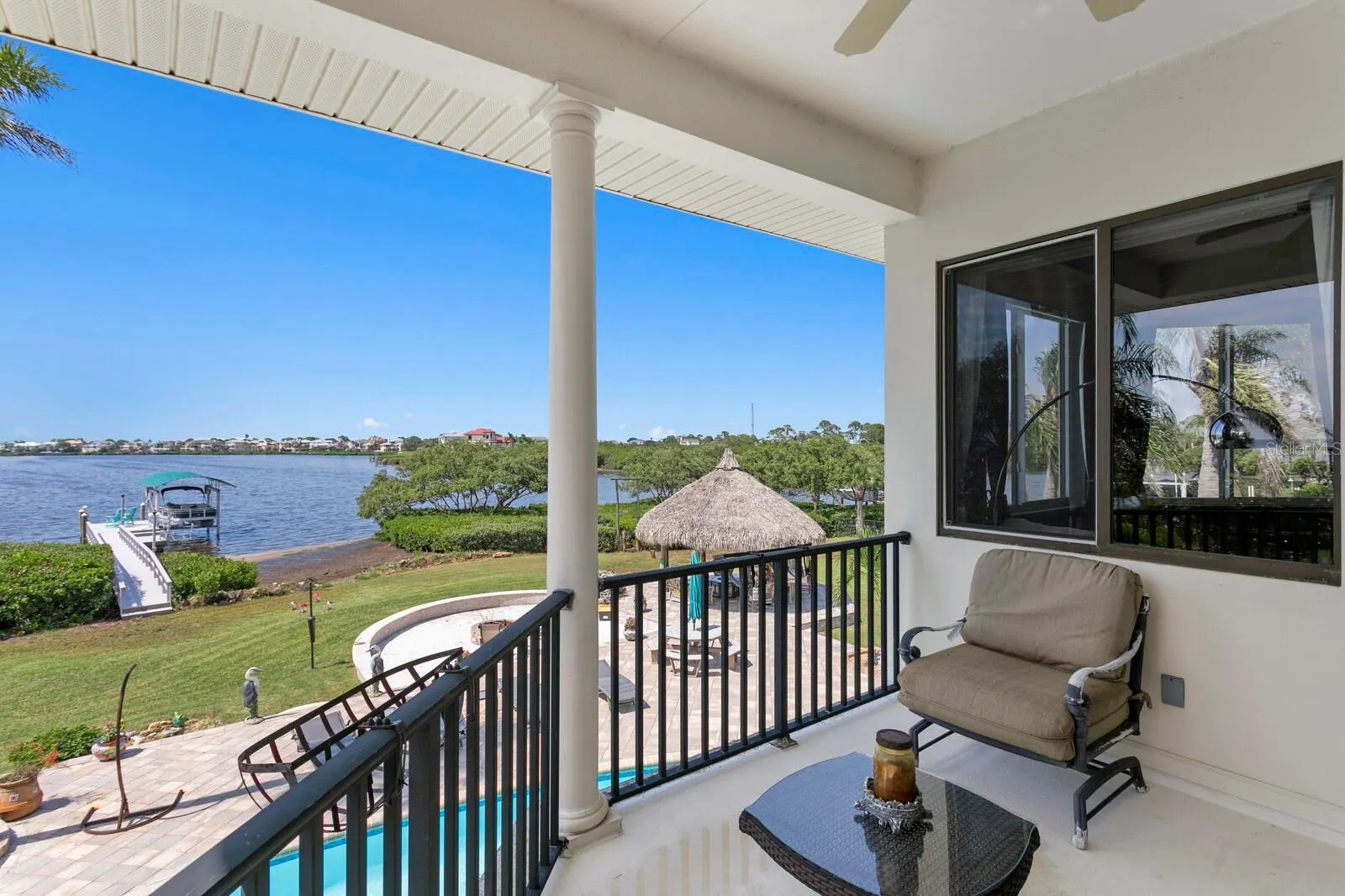 1632 SEA BREEZE DR