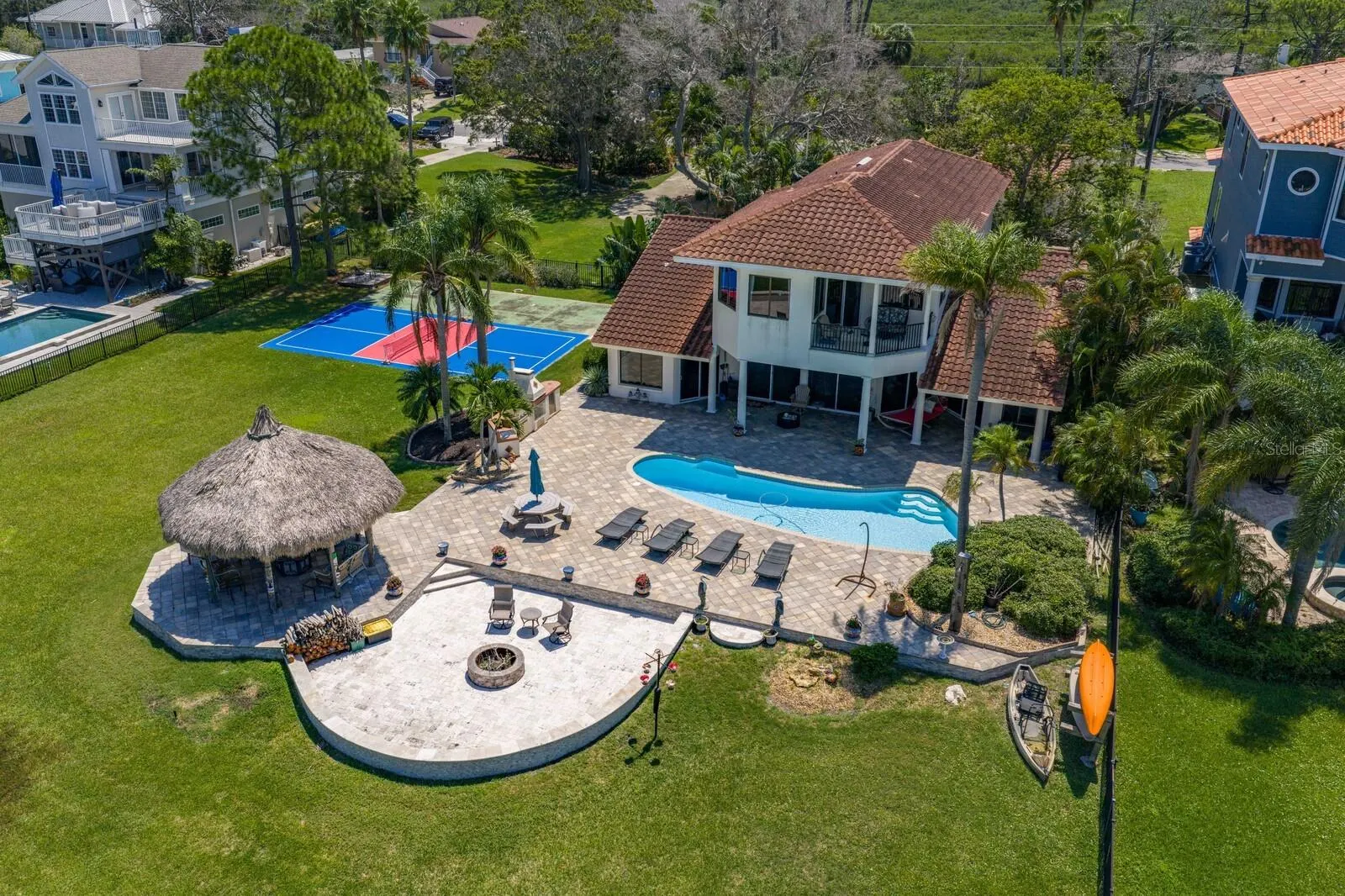 1632 SEA BREEZE DR