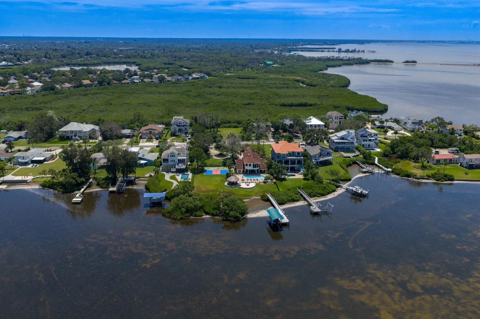 1632 SEA BREEZE DR