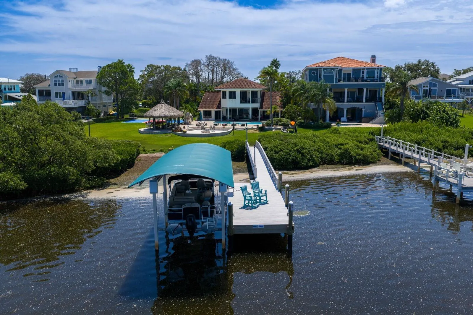 1632 SEA BREEZE DR