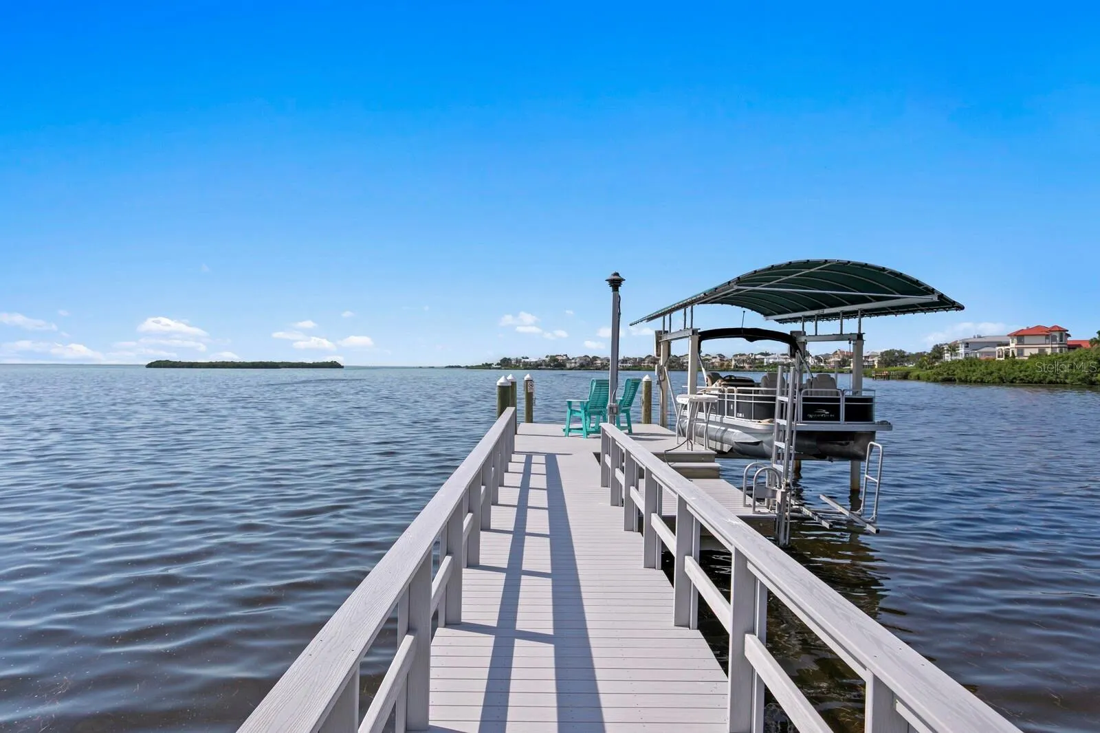 1632 SEA BREEZE DR