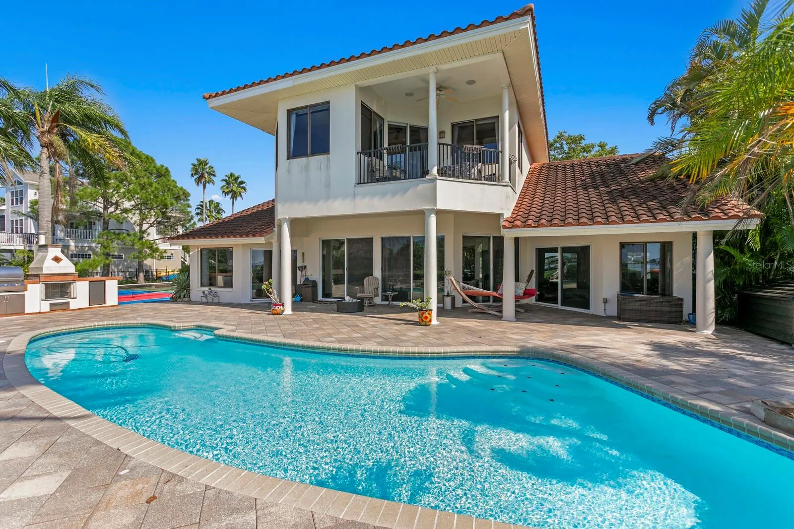 1632 SEA BREEZE DR