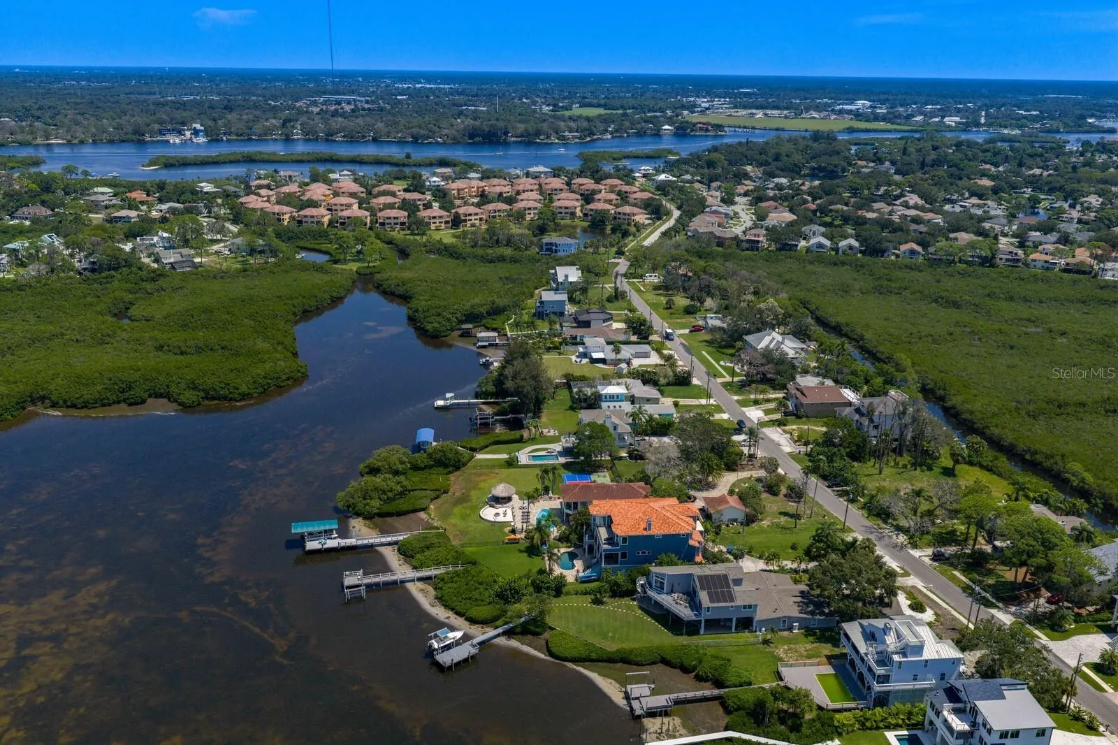 1632 SEA BREEZE DR