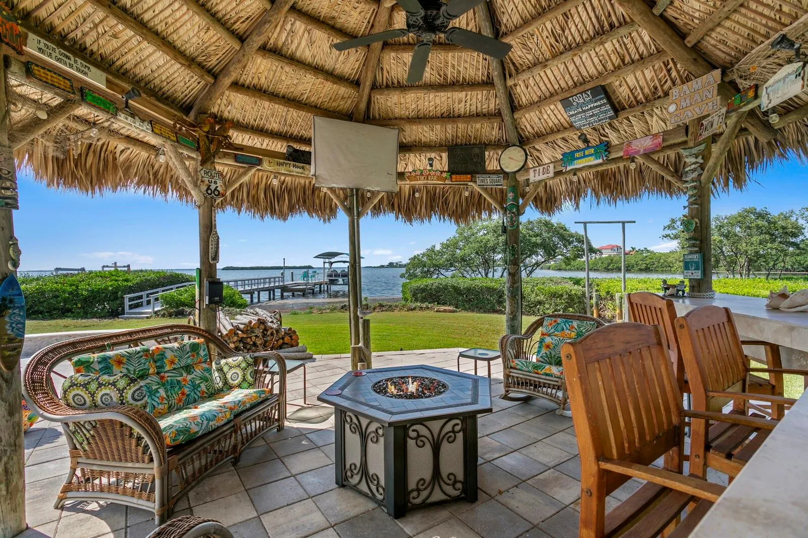 1632 SEA BREEZE DR