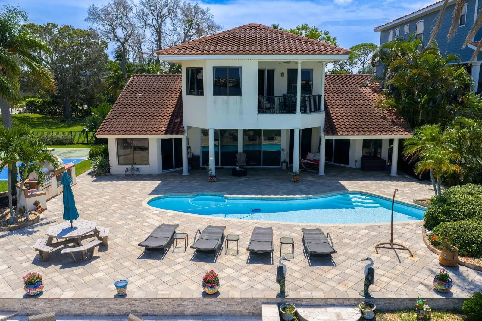 1632 SEA BREEZE DR