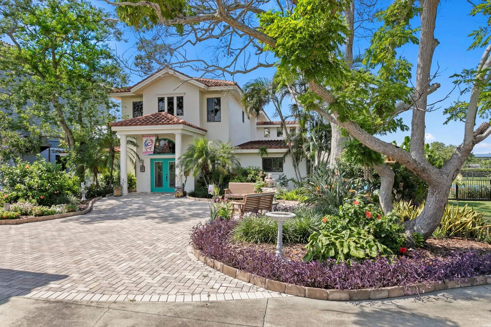 1632 SEA BREEZE DR