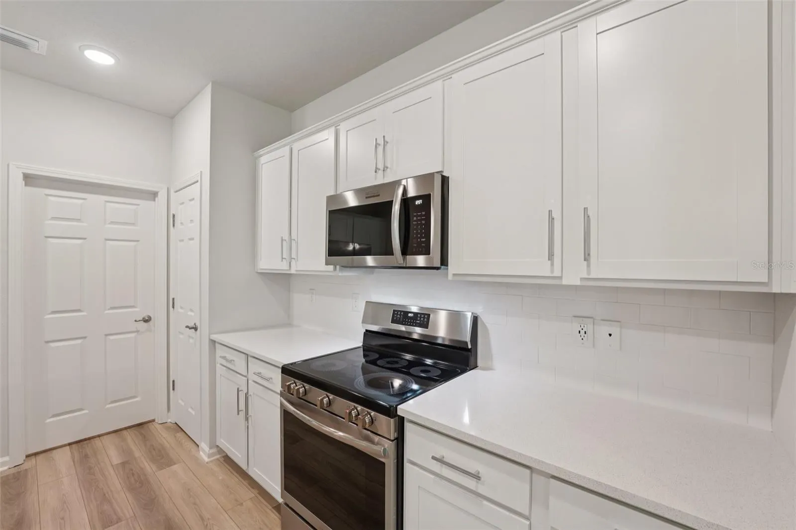 46 POPLAR DR