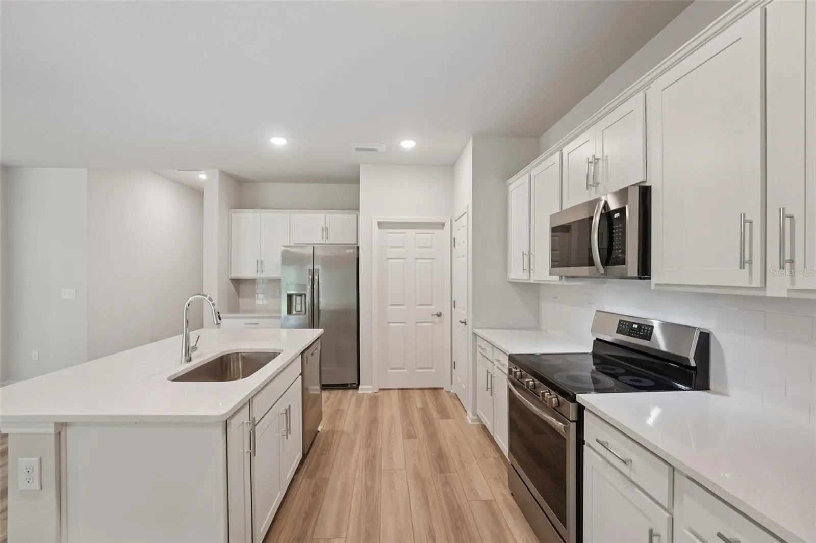 46 POPLAR DR