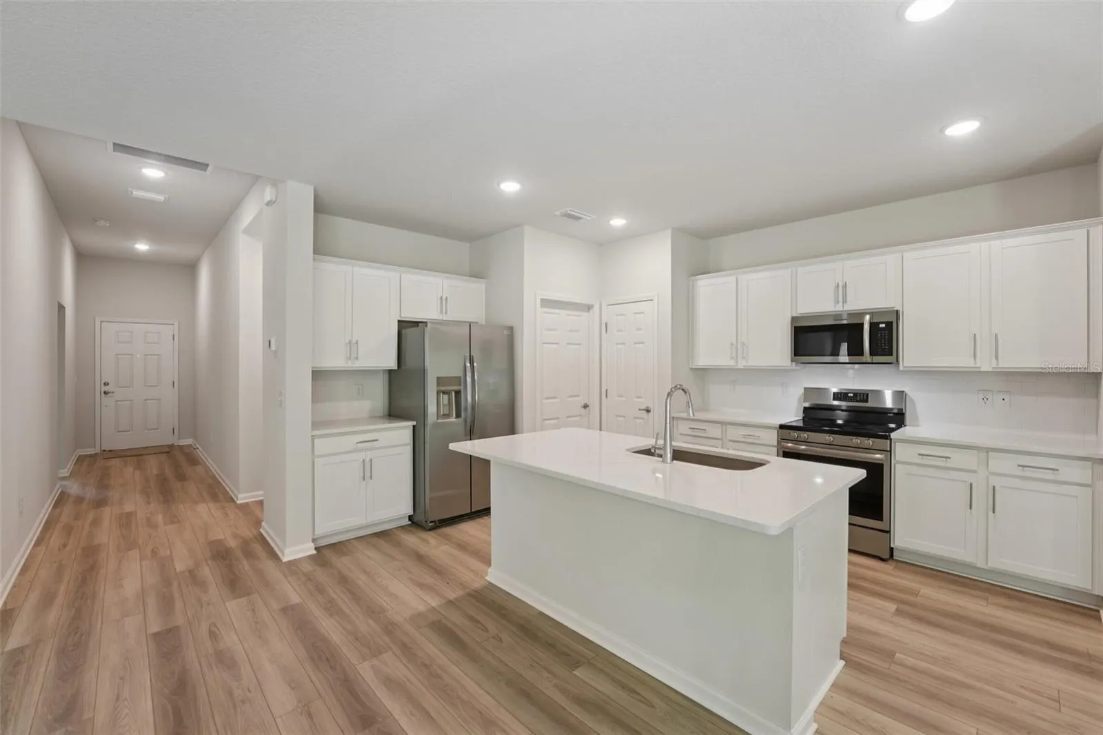 46 POPLAR DR