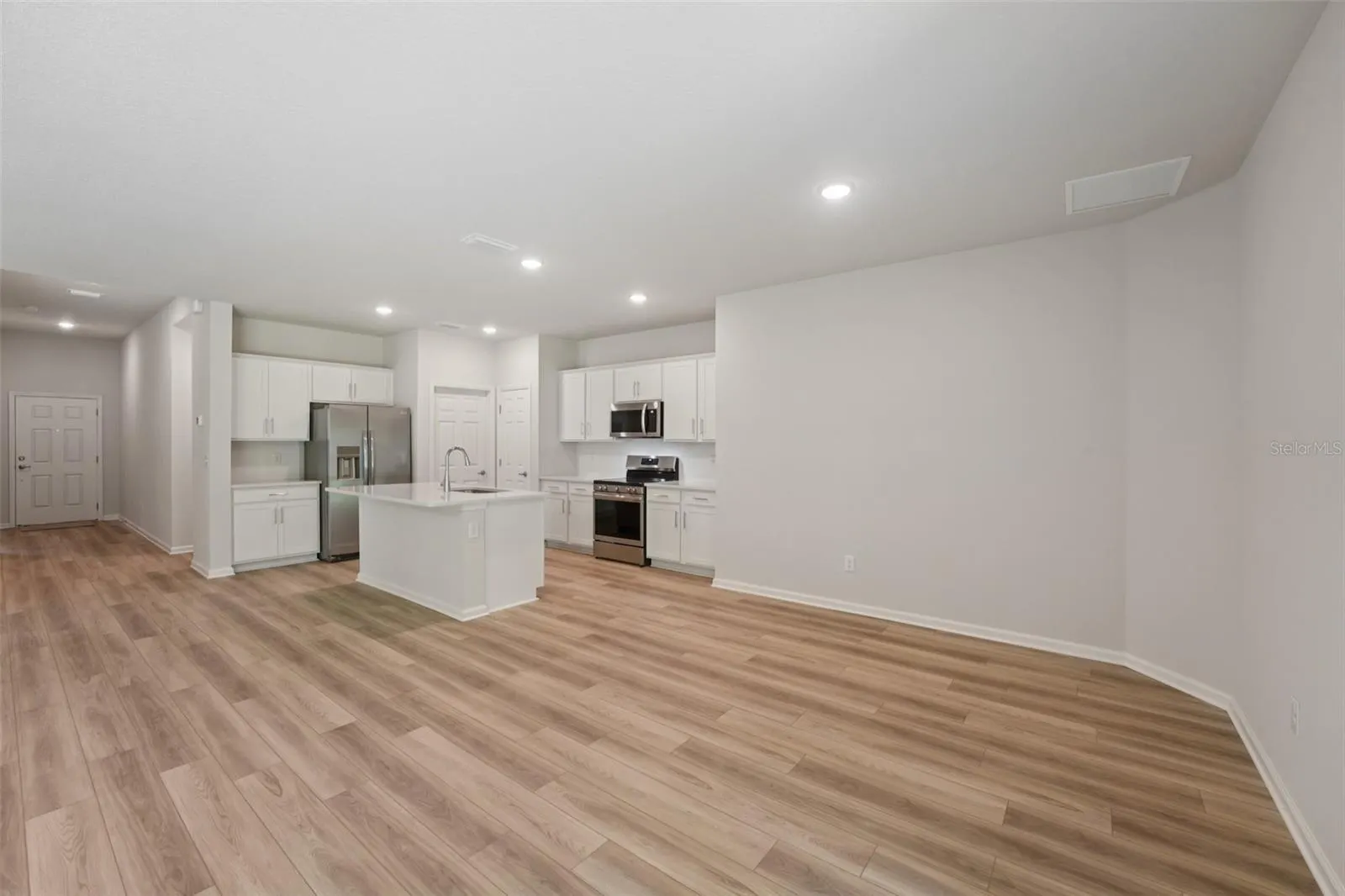 46 POPLAR DR