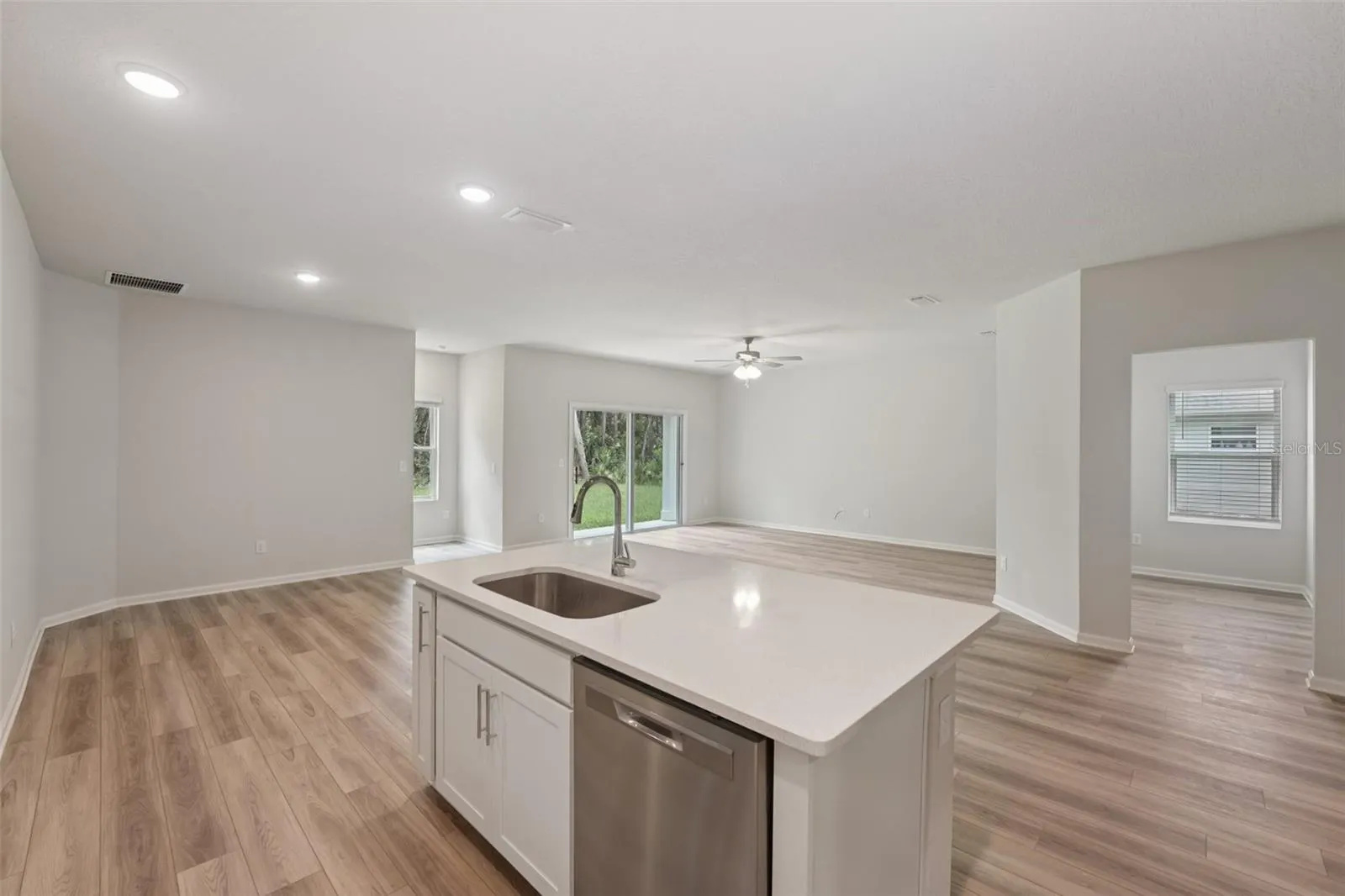 46 POPLAR DR