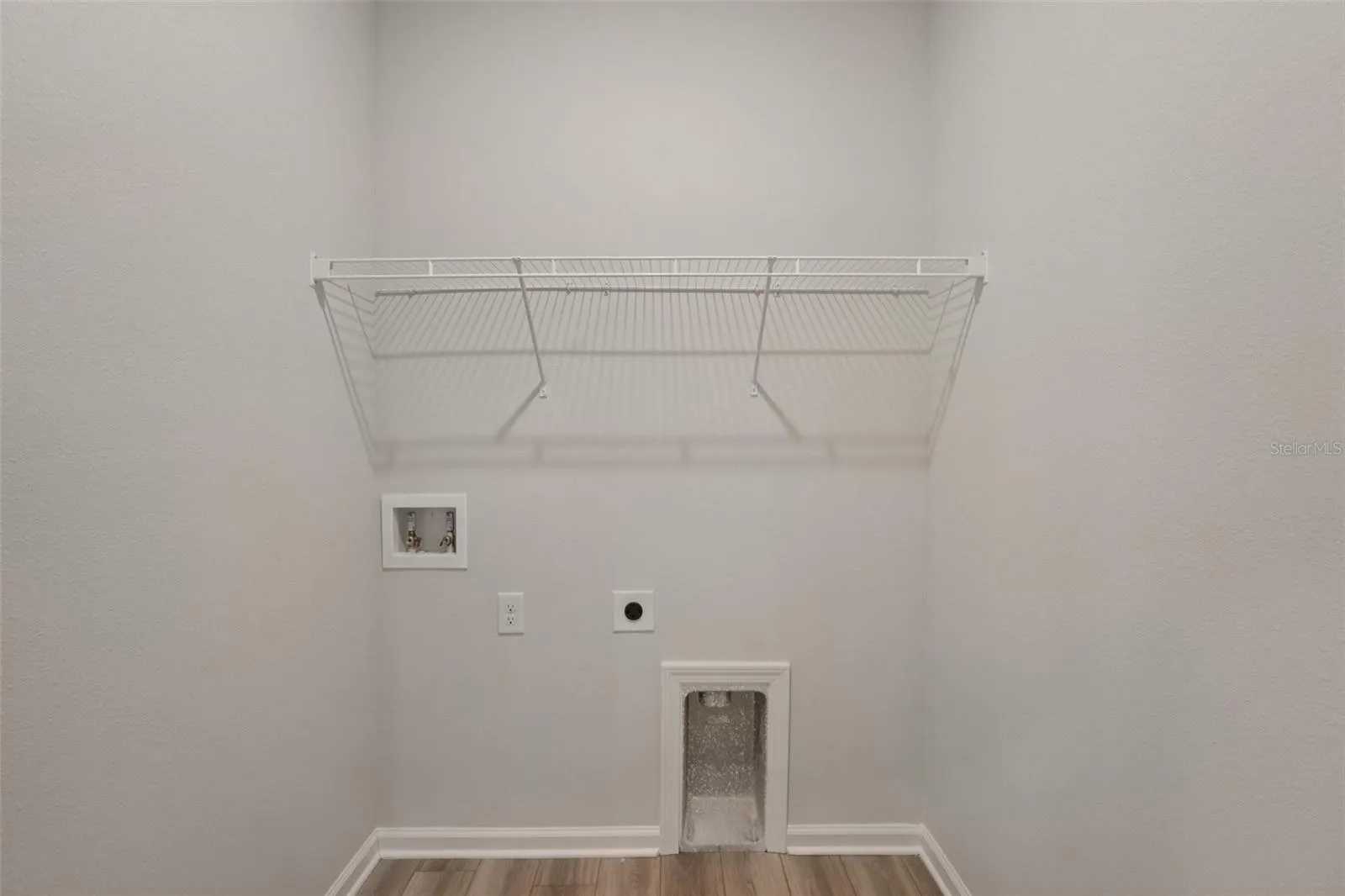46 POPLAR DR