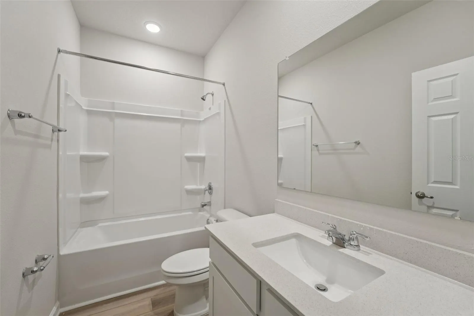 46 POPLAR DR