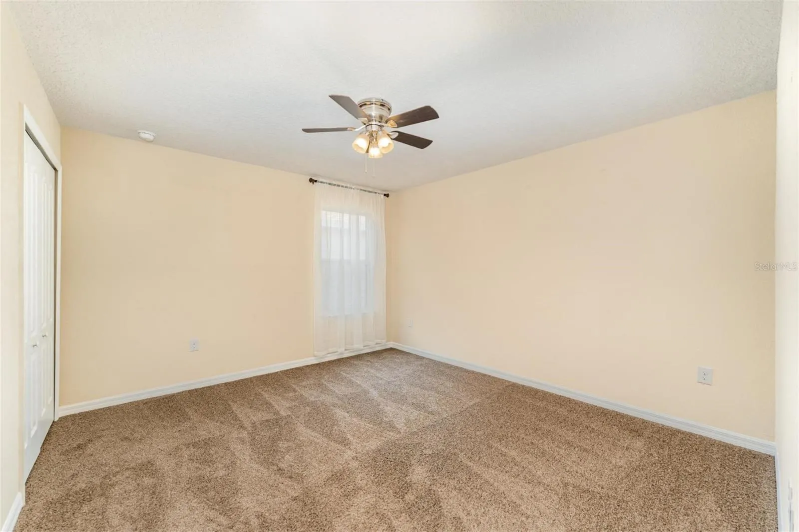 392 SUMMER SQUALL RD