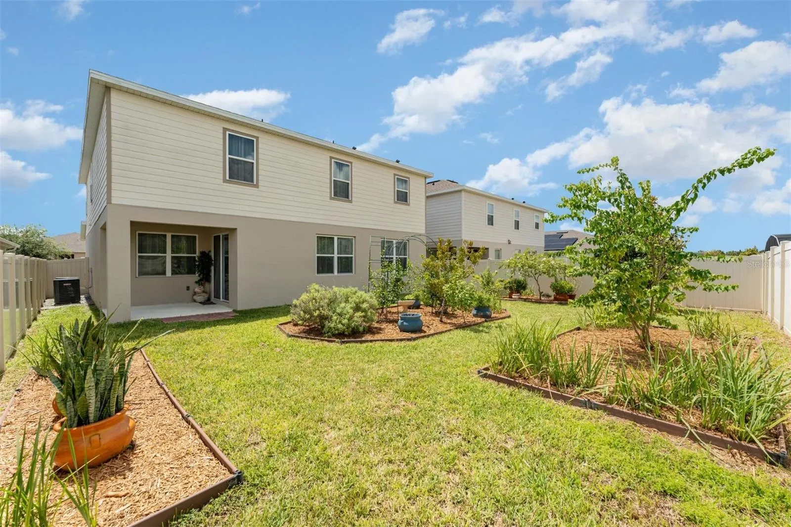 392 SUMMER SQUALL RD