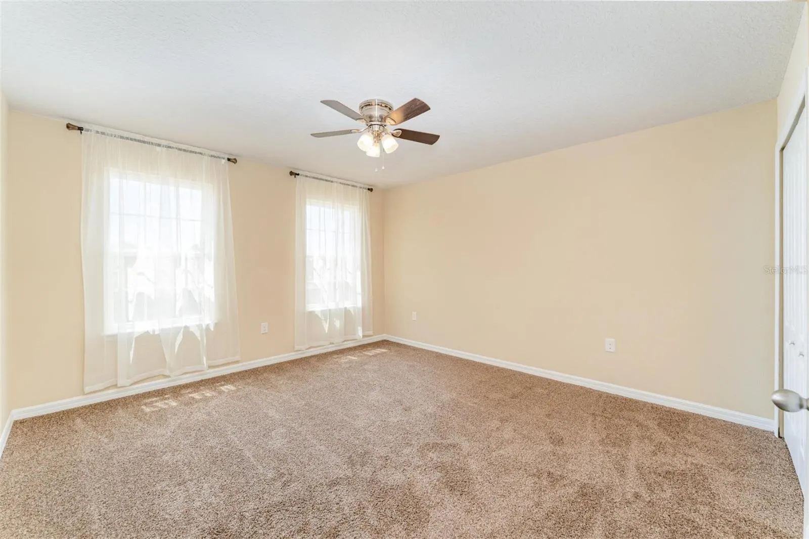 392 SUMMER SQUALL RD