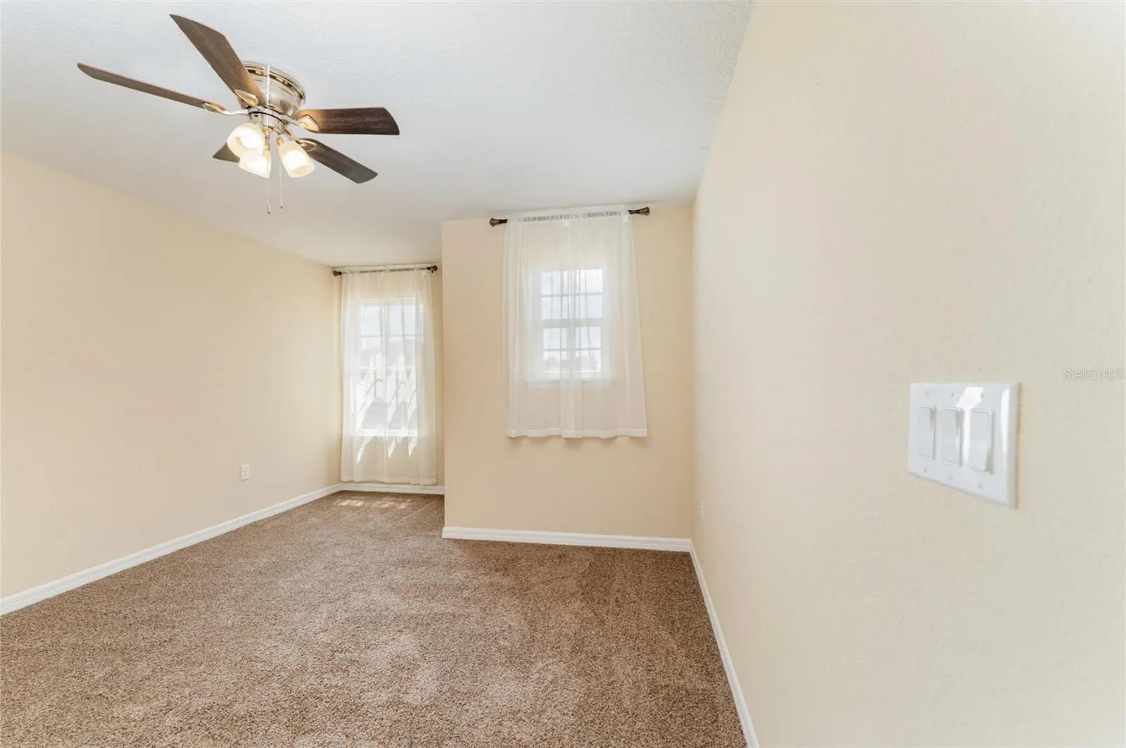 392 SUMMER SQUALL RD