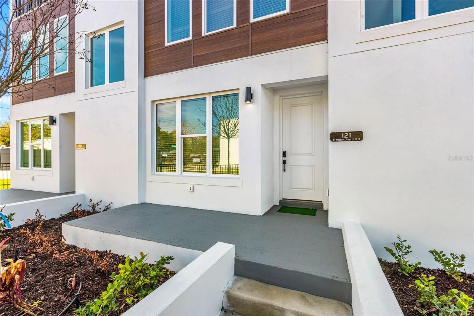 121 E WARREN AVE #1, #1